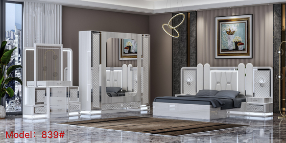 MDF หนัง PU หน้าแรกเฟอร์นิเจอร์ห้องนอน Ashley Little Decor สีชมพูครบชุดที่นอนสีขาว